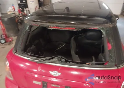 2008 Mini Cooper S из США, поврежденный, VIN WMWMF73568TT89766